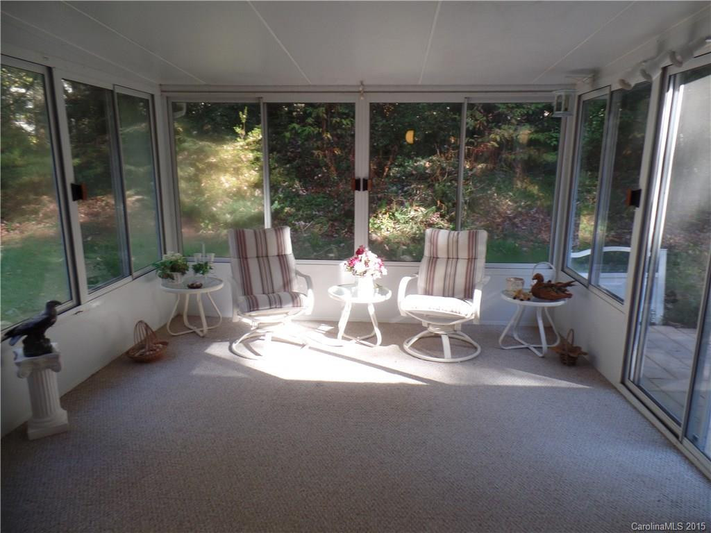 240 Sherwood Lane - Photo 14