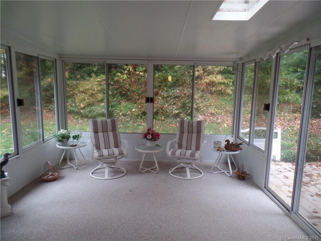240 Sherwood Lane - Photo 15