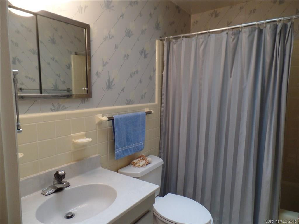 240 Sherwood Lane - Photo 17