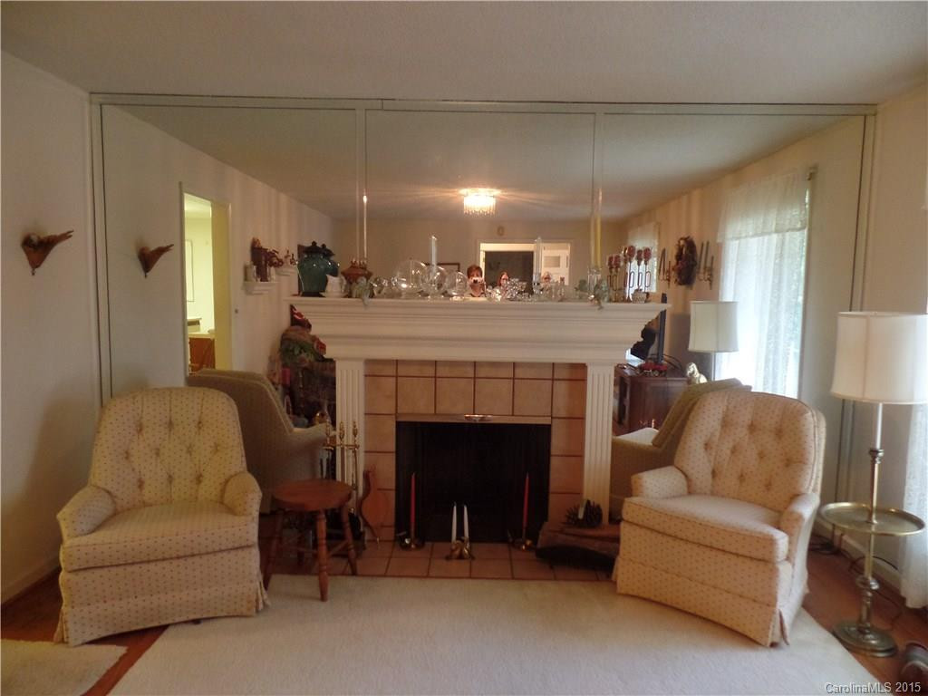 240 Sherwood Lane - Photo 4