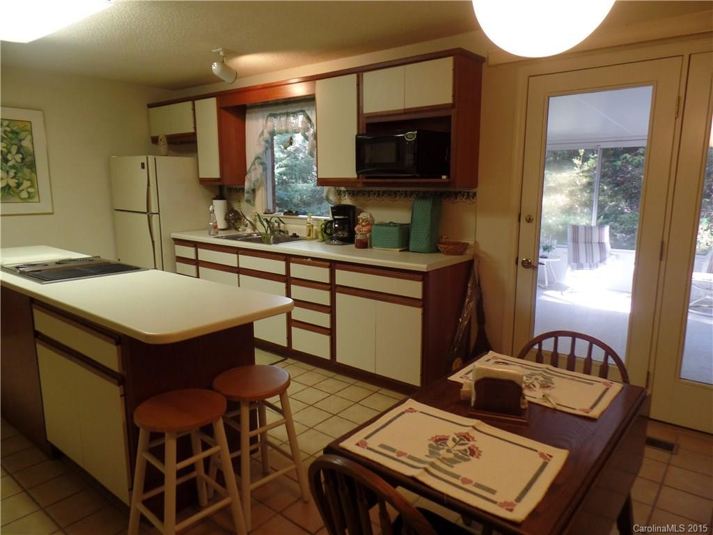 240 Sherwood Lane - Photo 7