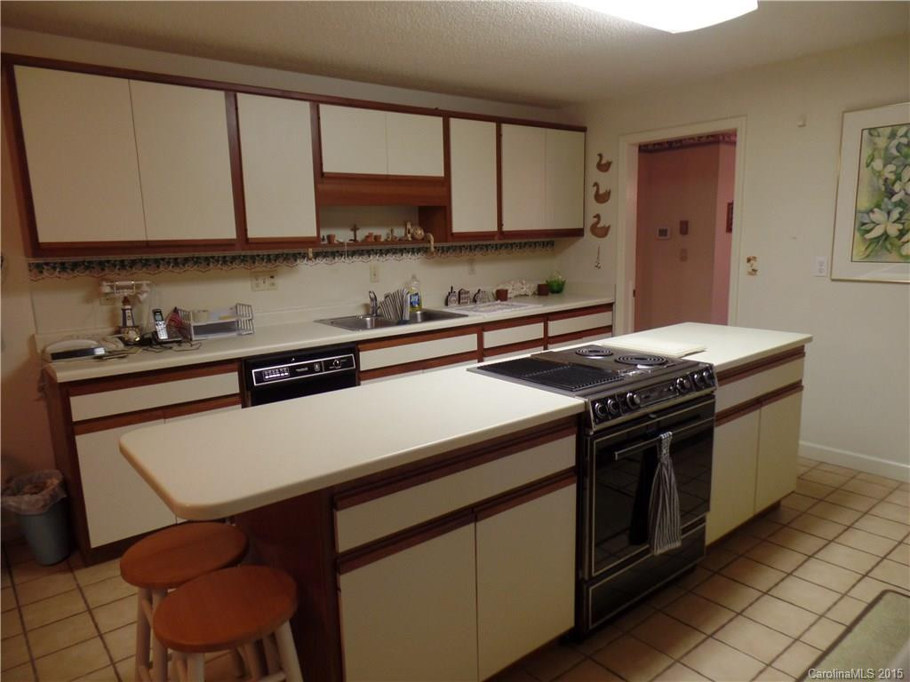 240 Sherwood Lane - Photo 8
