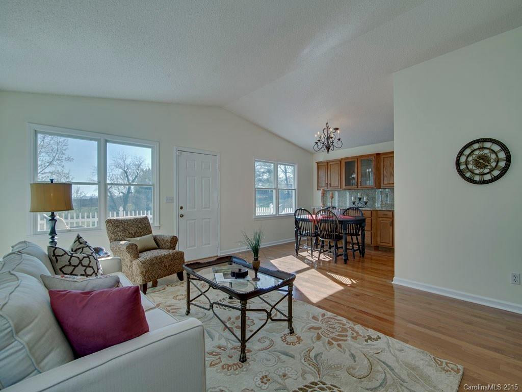 1219 Alexander Road - Photo 3