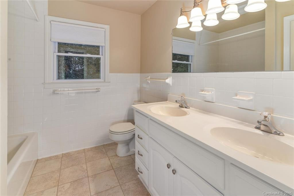 911 Thornton Place #Haywood Forest-B 1L#10 - Photo 17