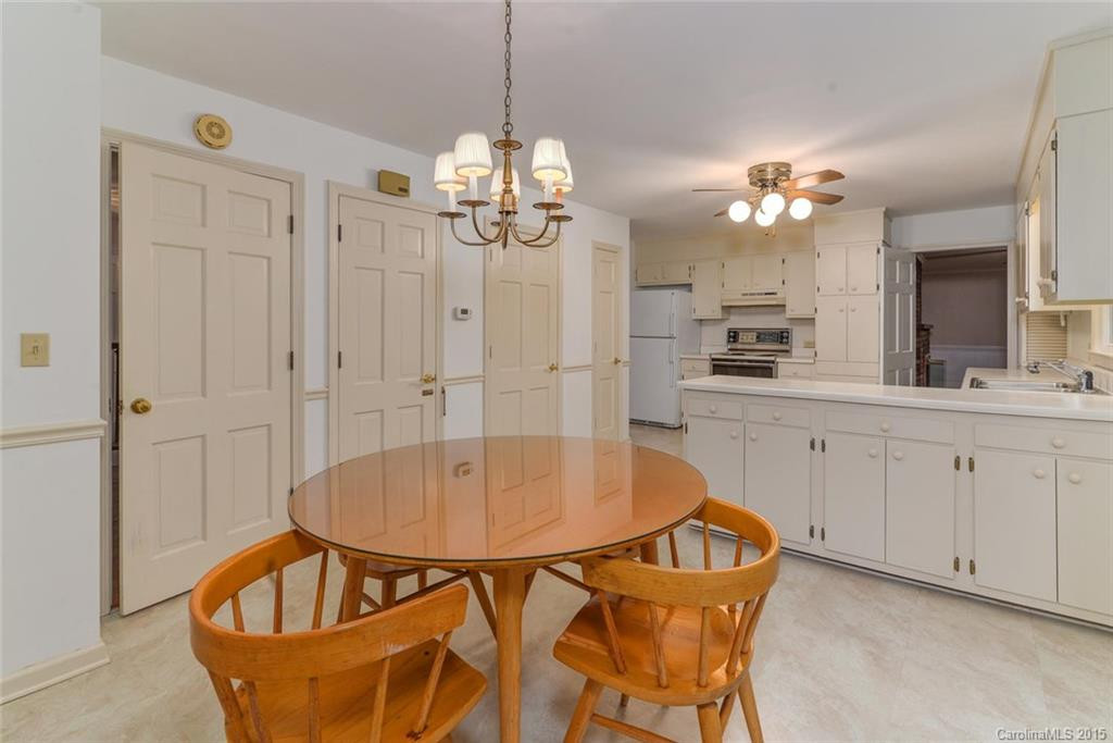 911 Thornton Place #Haywood Forest-B 1L#10 - Photo 8