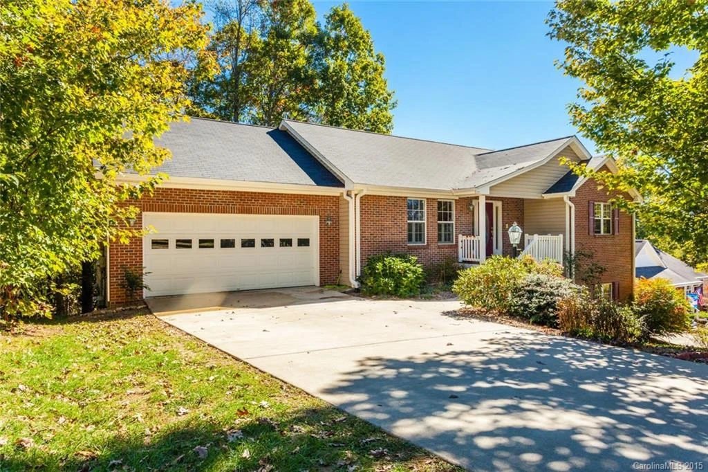 106 Wood Glen Court