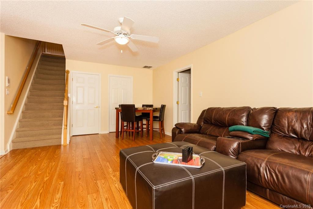106 Wood Glen Court - Photo 14