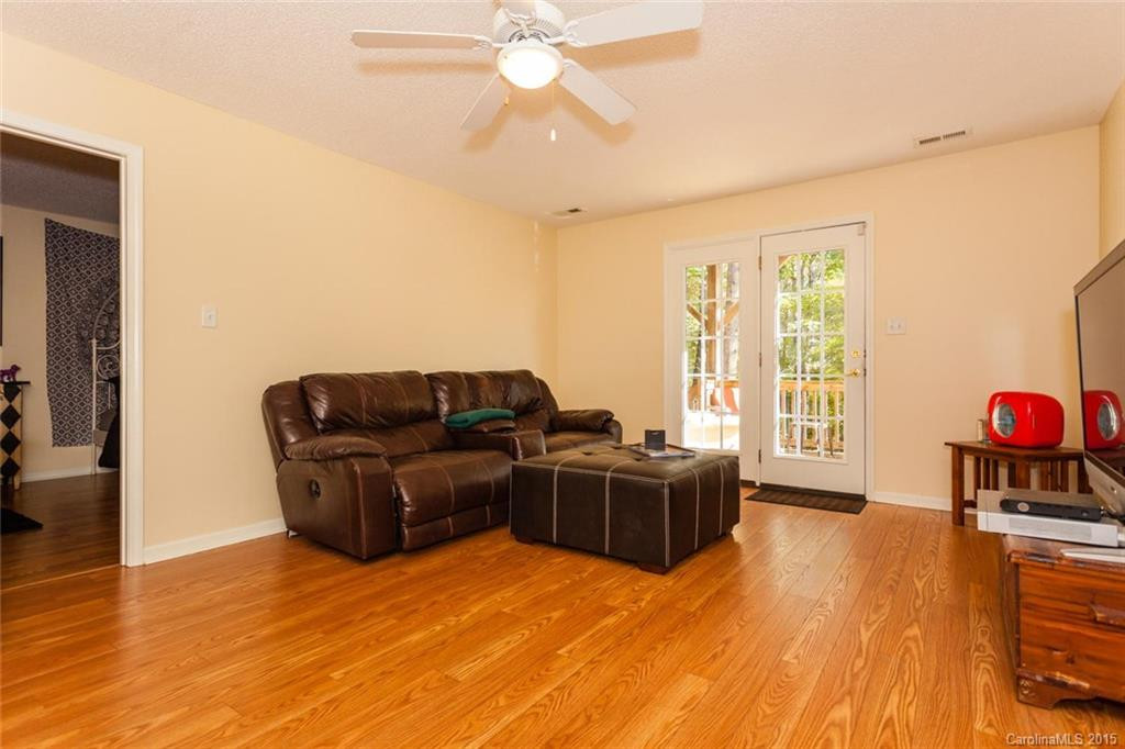 106 Wood Glen Court - Photo 15
