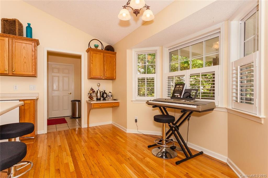 106 Wood Glen Court - Photo 7