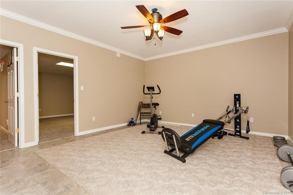 225 Goldview Road - Photo 17