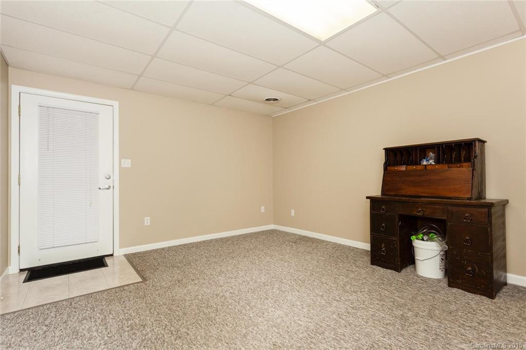 225 Goldview Road - Photo 18