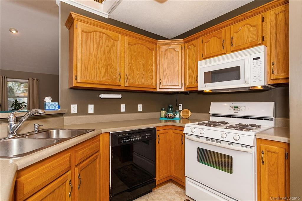 225 Goldview Road - Photo 8