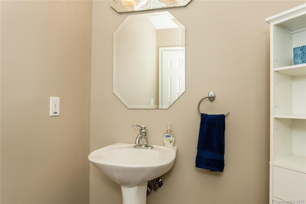 225 Goldview Road - Photo 10