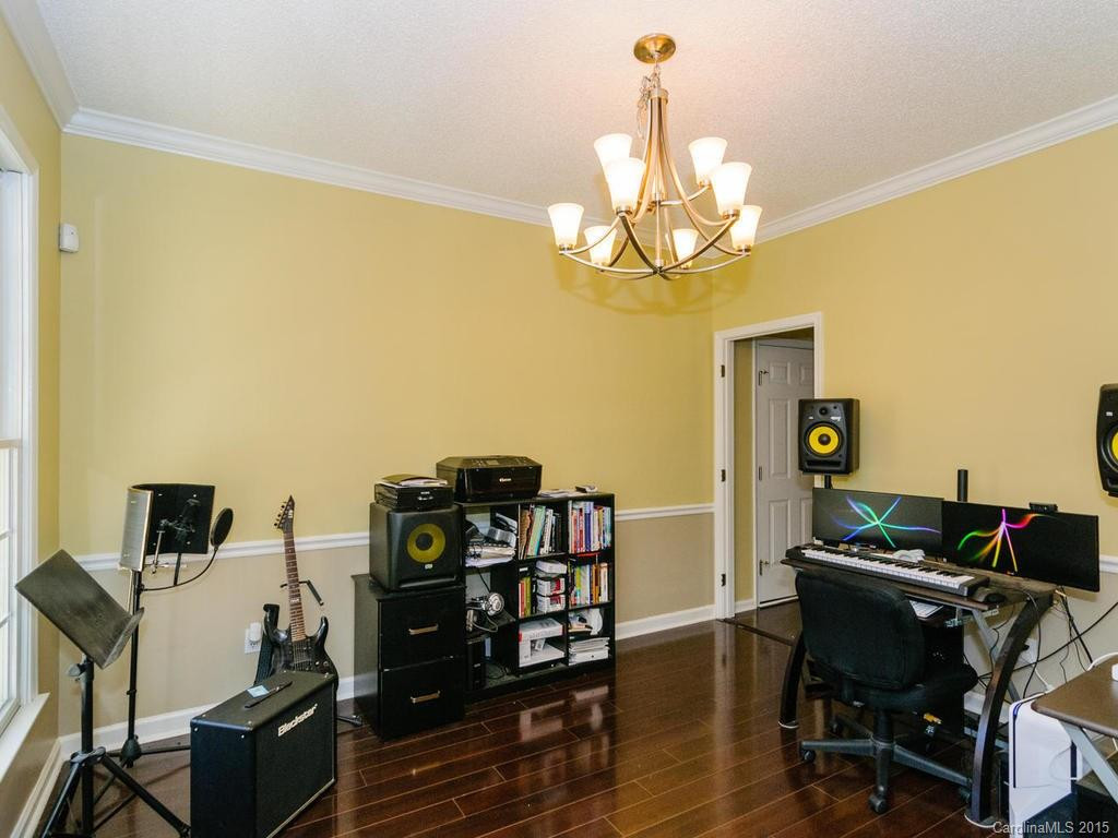405 Silver Maple Court - Photo 11