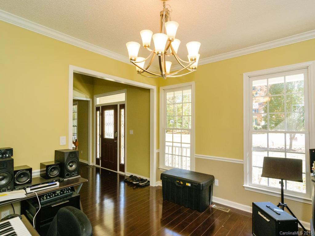 405 Silver Maple Court - Photo 12