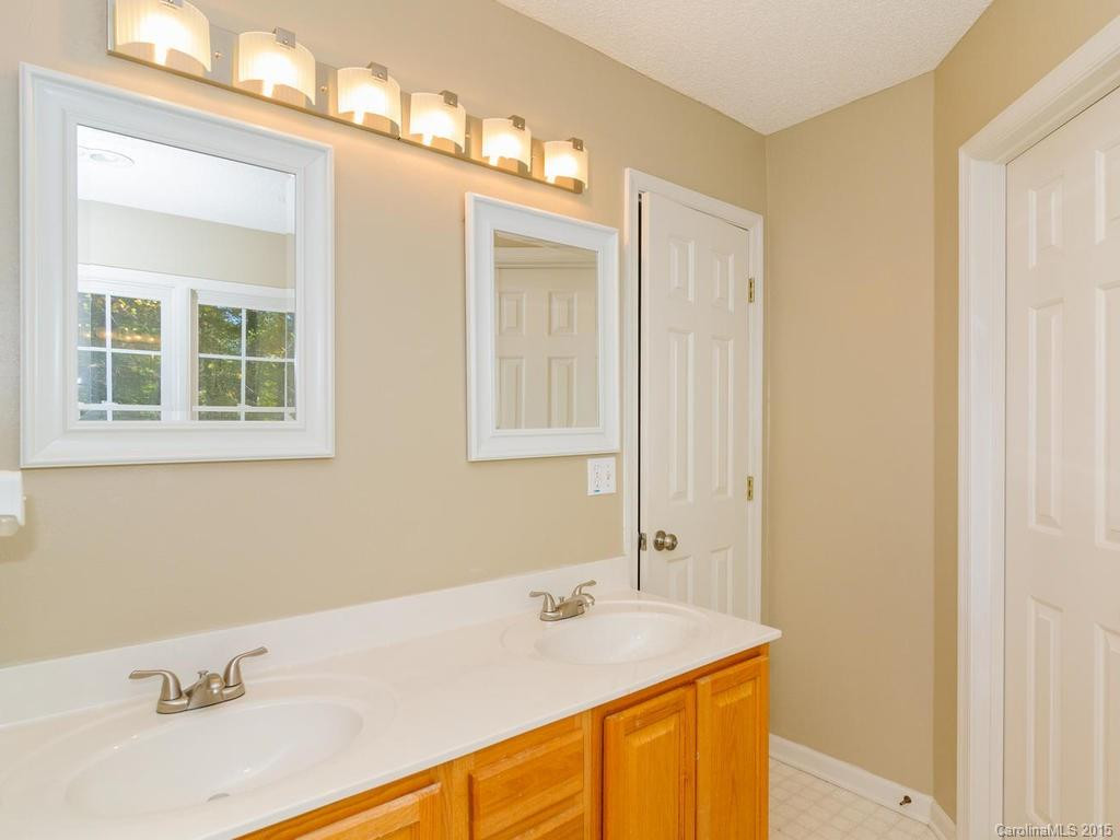 405 Silver Maple Court - Photo 17