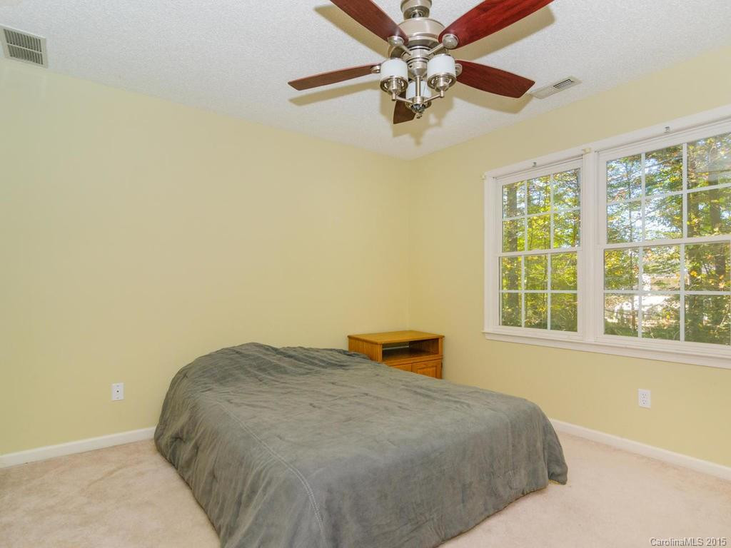 405 Silver Maple Court - Photo 19