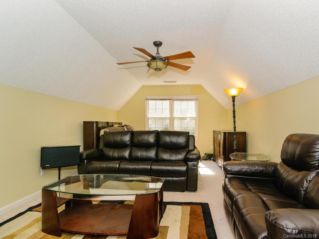 405 Silver Maple Court - Photo 21