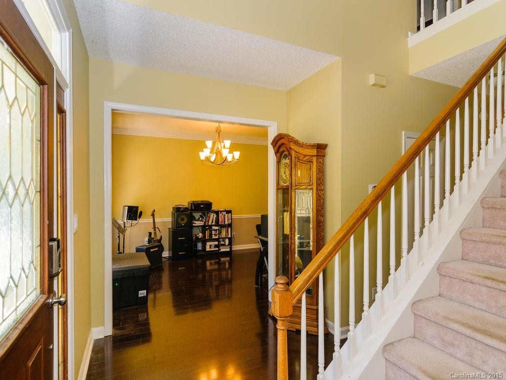 405 Silver Maple Court - Photo 4