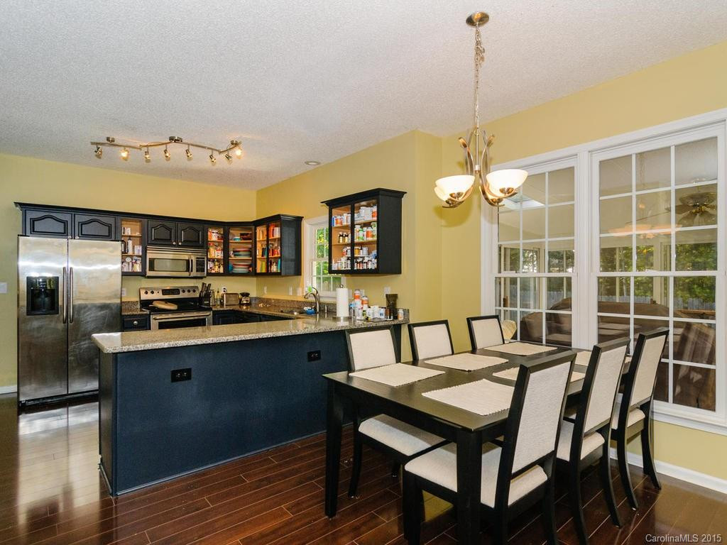 405 Silver Maple Court - Photo 9