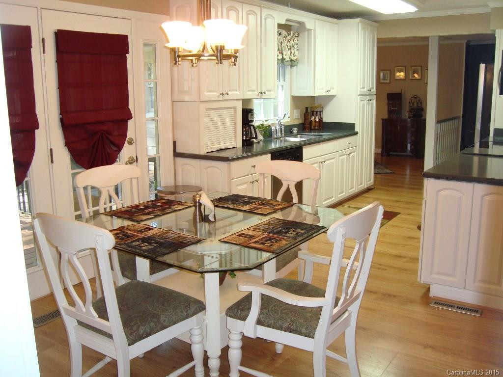 54 Broadway Avenue - Photo 3