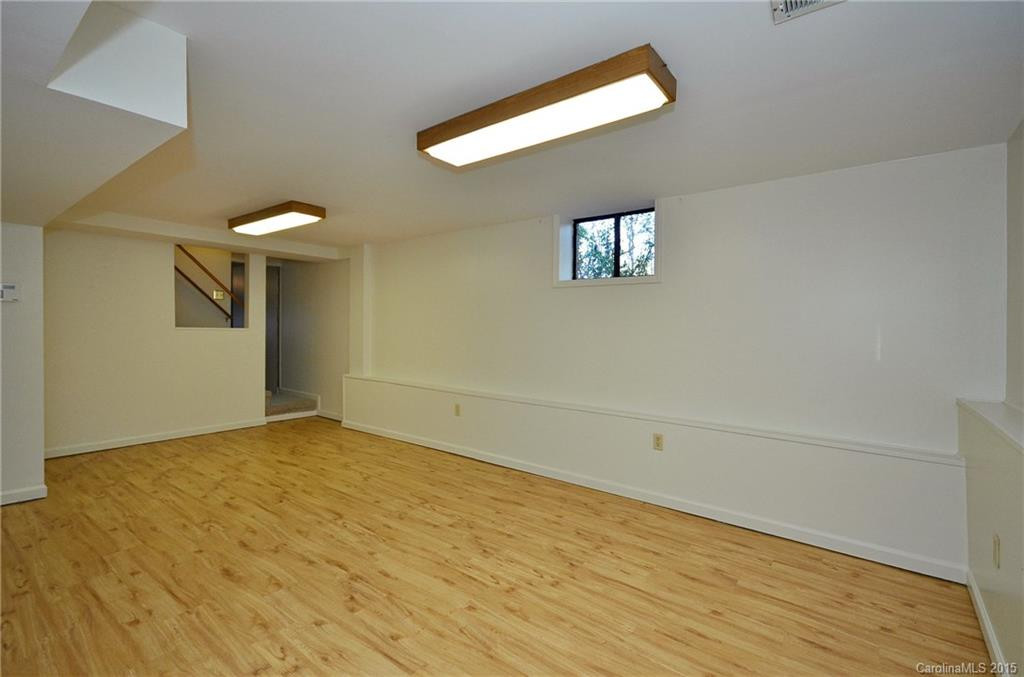 123 Haywood Knolls Drive - Photo 13
