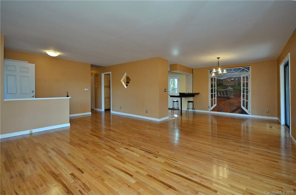 123 Haywood Knolls Drive - Photo 4