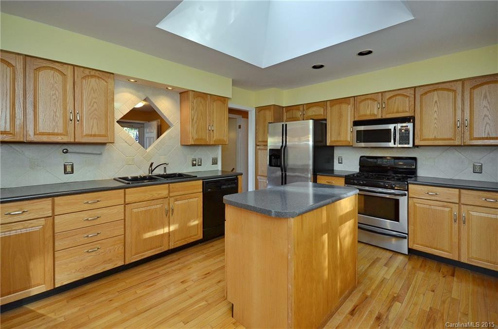123 Haywood Knolls Drive - Photo 5