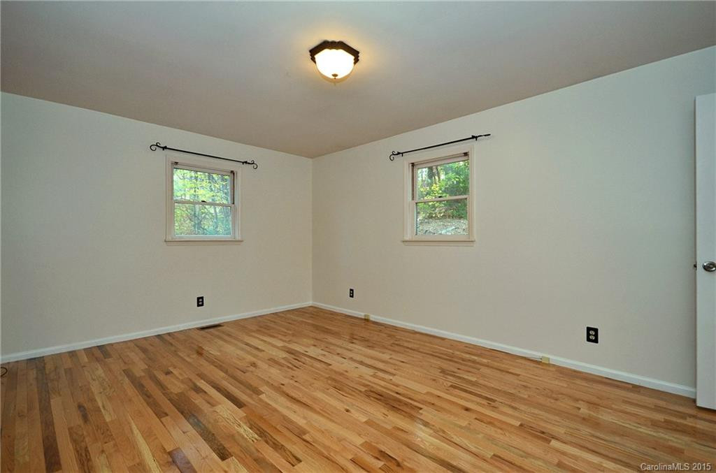 123 Haywood Knolls Drive - Photo 8