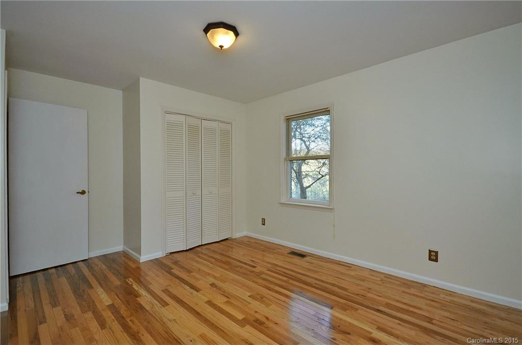123 Haywood Knolls Drive - Photo 10