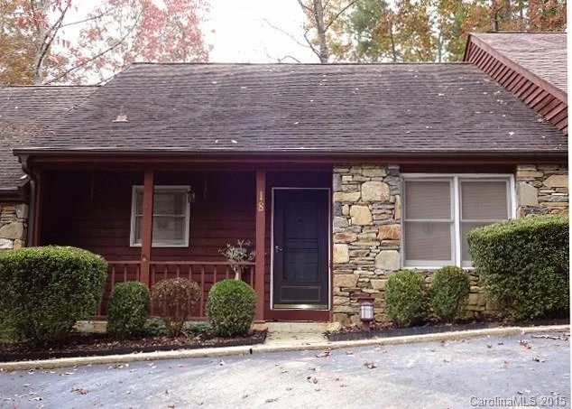 18 Pine Oak Circle #303