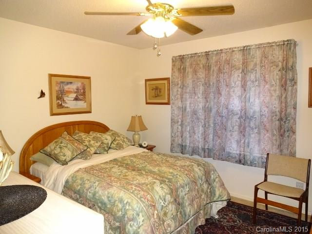 18 Pine Oak Circle #303 - Photo 11