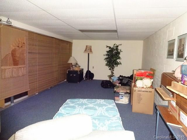 18 Pine Oak Circle #303 - Photo 15
