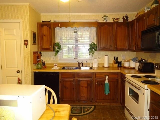 18 Pine Oak Circle #303 - Photo 8