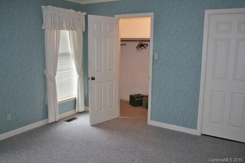352 Knollwood Drive - Photo 10