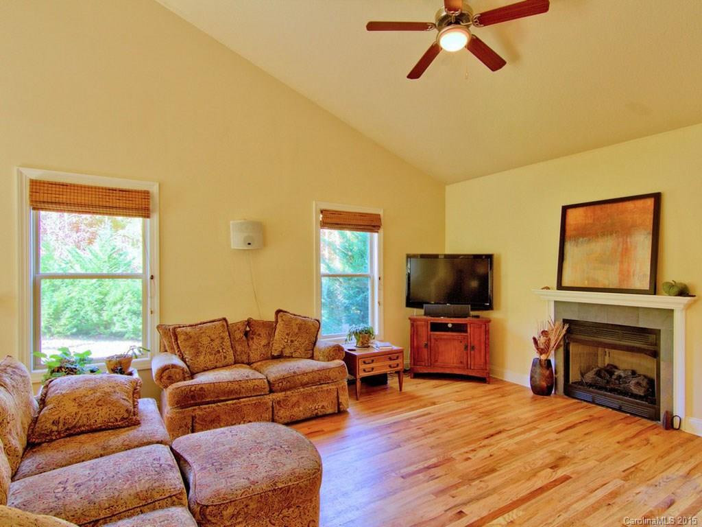 558 Grand Oaks Drive - Photo 4