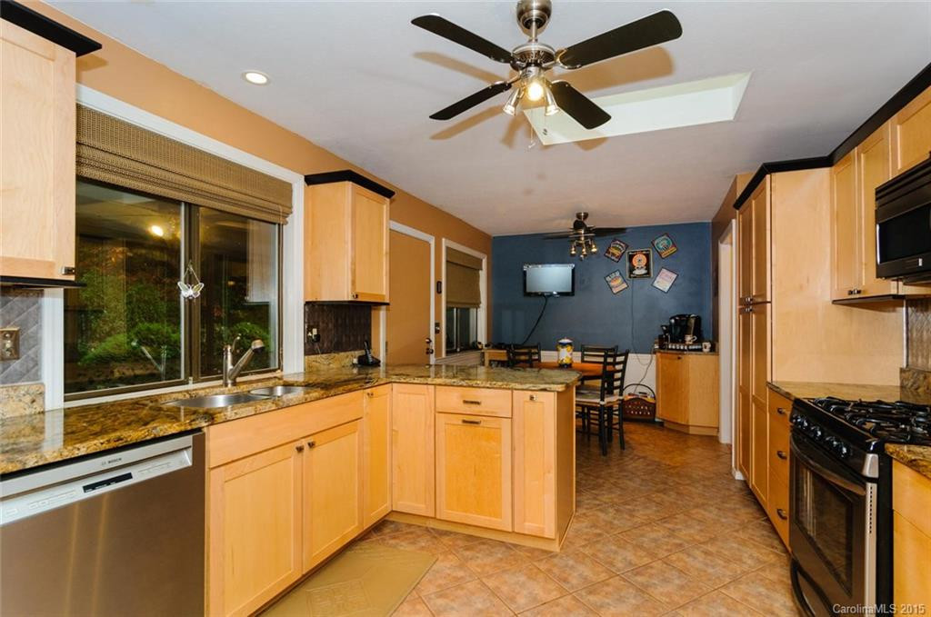 932 Toxaway Drive - Photo 9