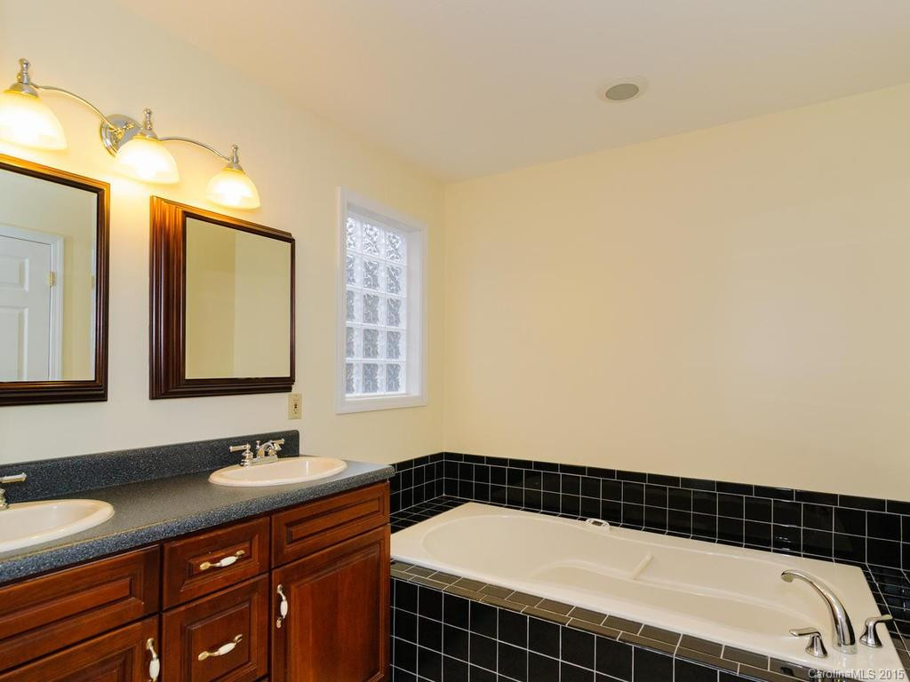 535 Brook Knoll Circle - Photo 12