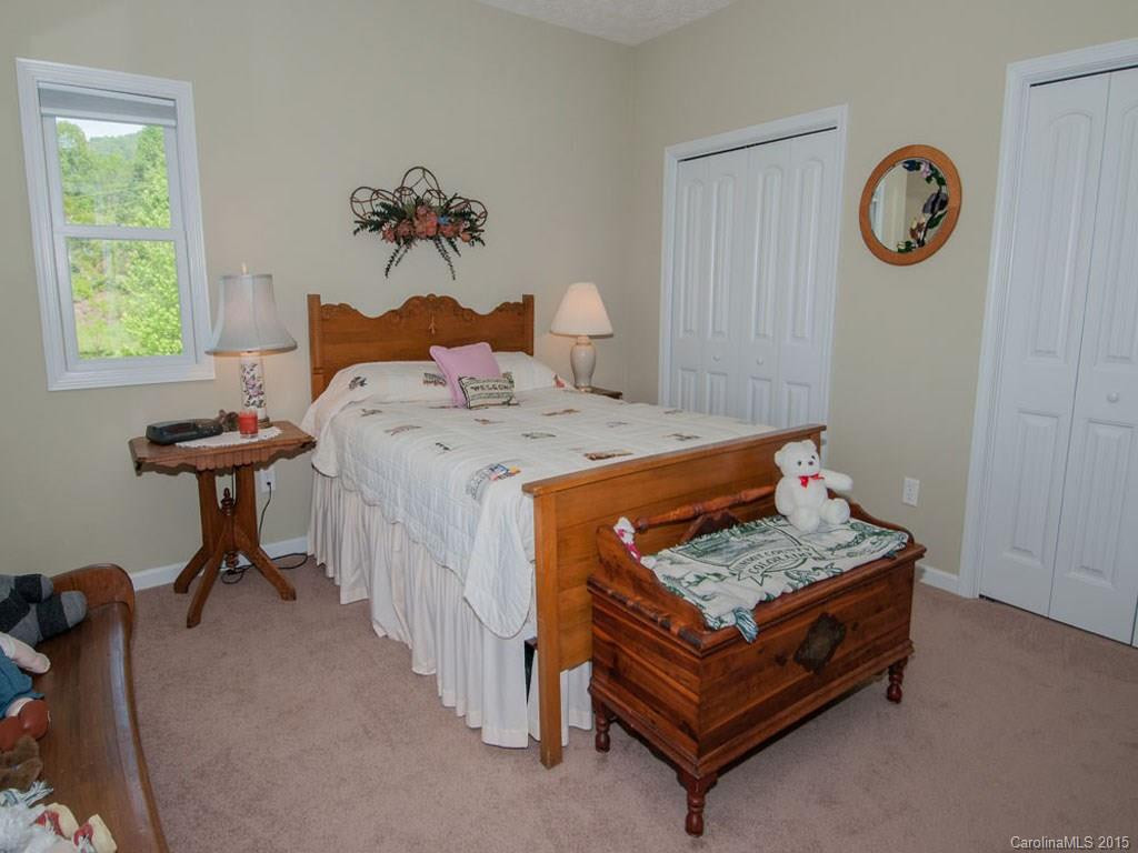 111 Pond View Road - Photo 12