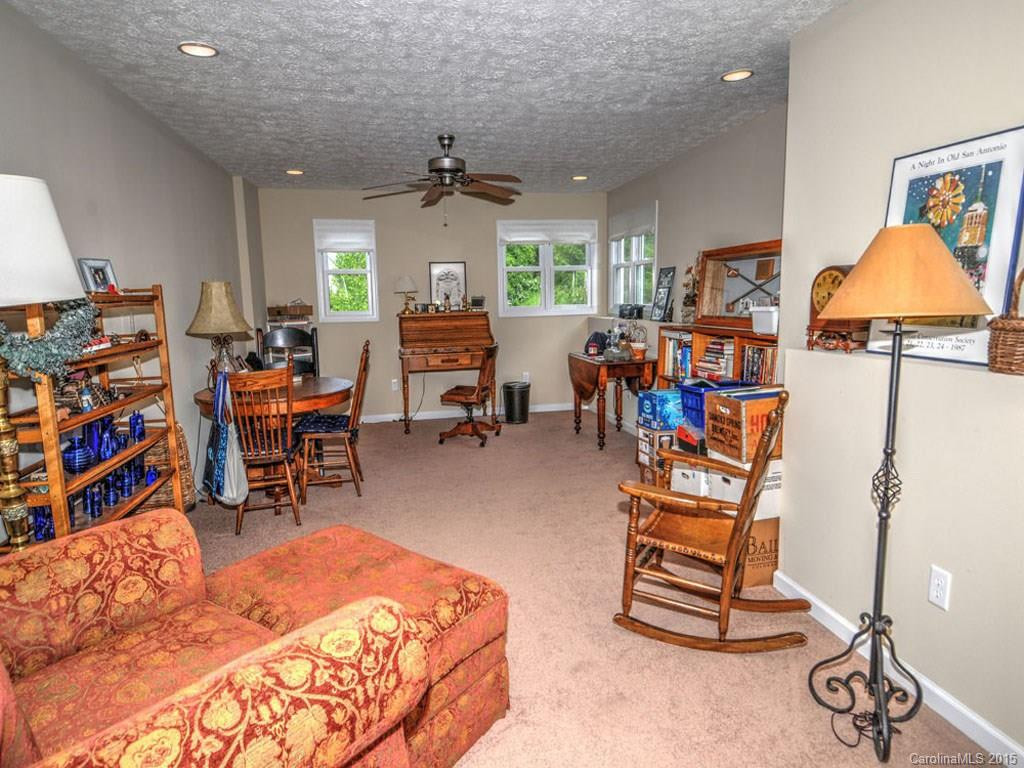 111 Pond View Road - Photo 15