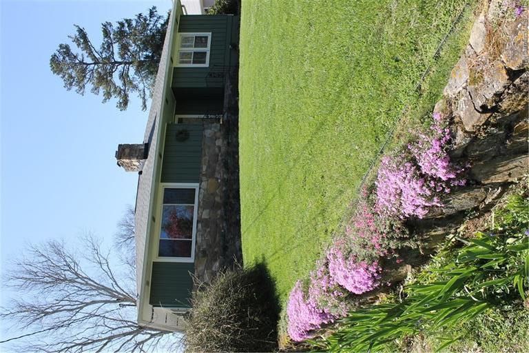 310 Lakewood Drive - Photo 2