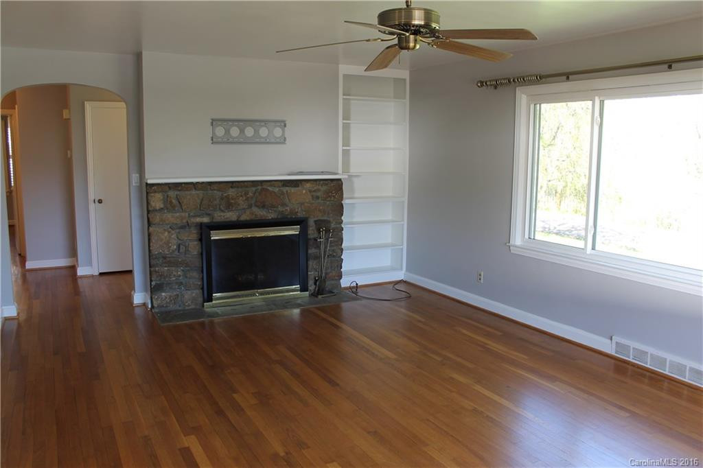 310 Lakewood Drive - Photo 3