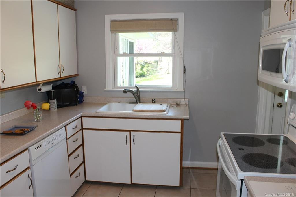 310 Lakewood Drive - Photo 6