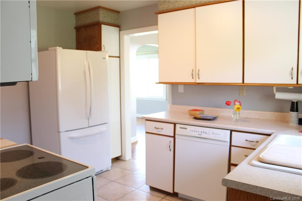 310 Lakewood Drive - Photo 7