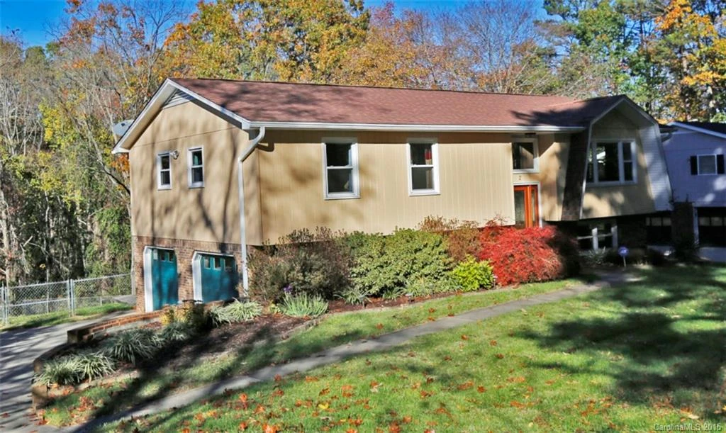 2 Oak Lane