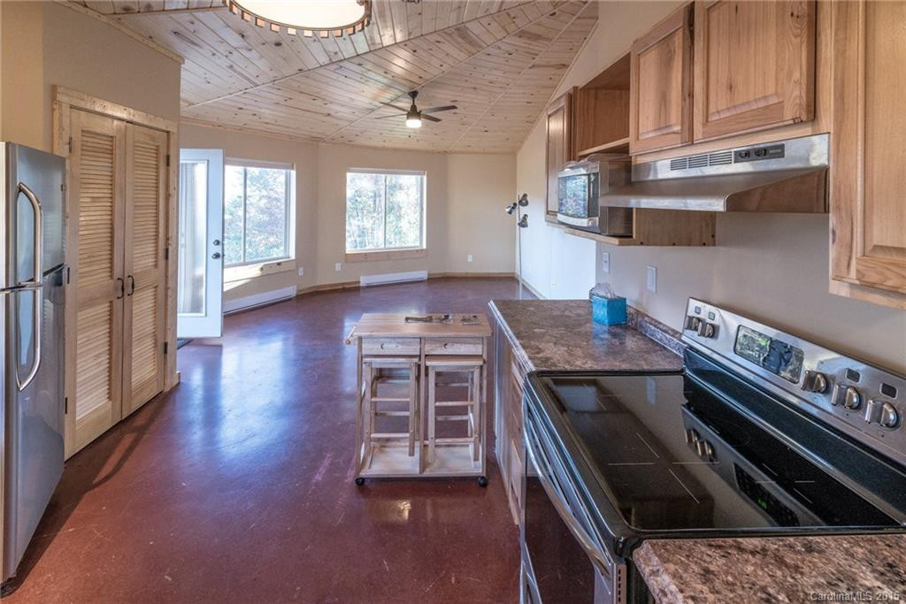 2433 Silvers Welch Road - Photo 10