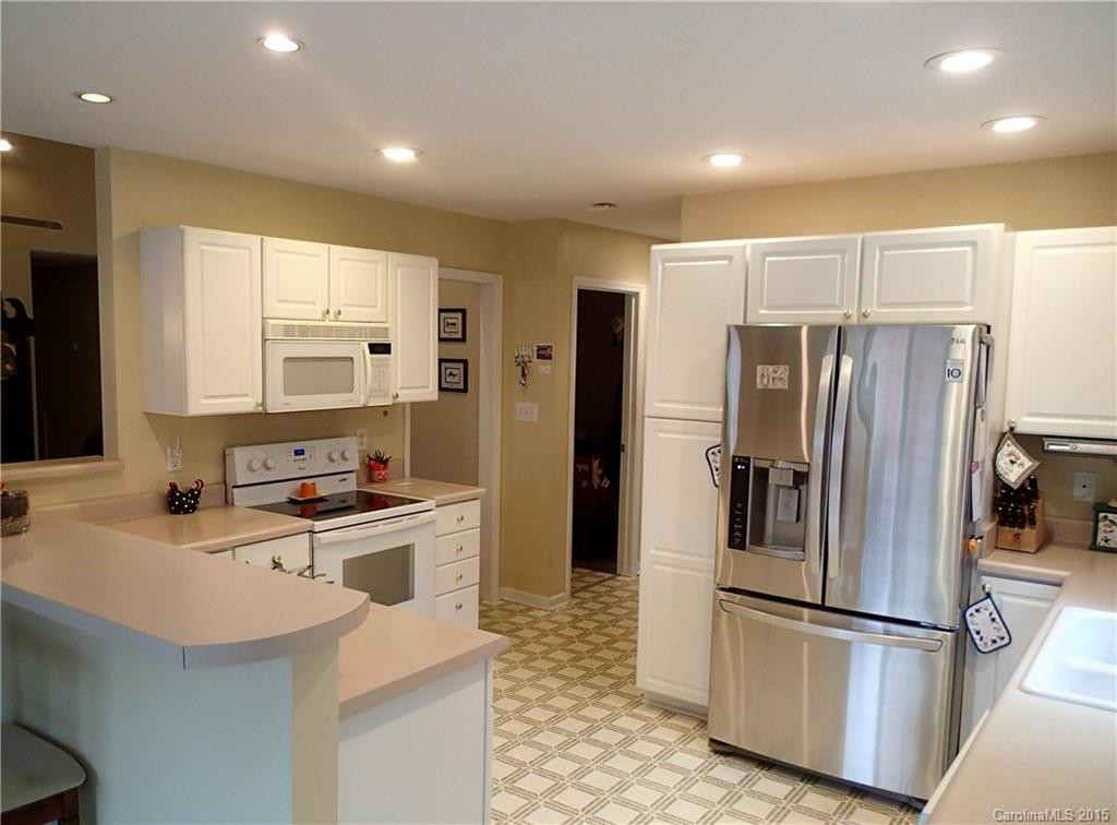 173 Sassafras Hill Drive - Photo 3