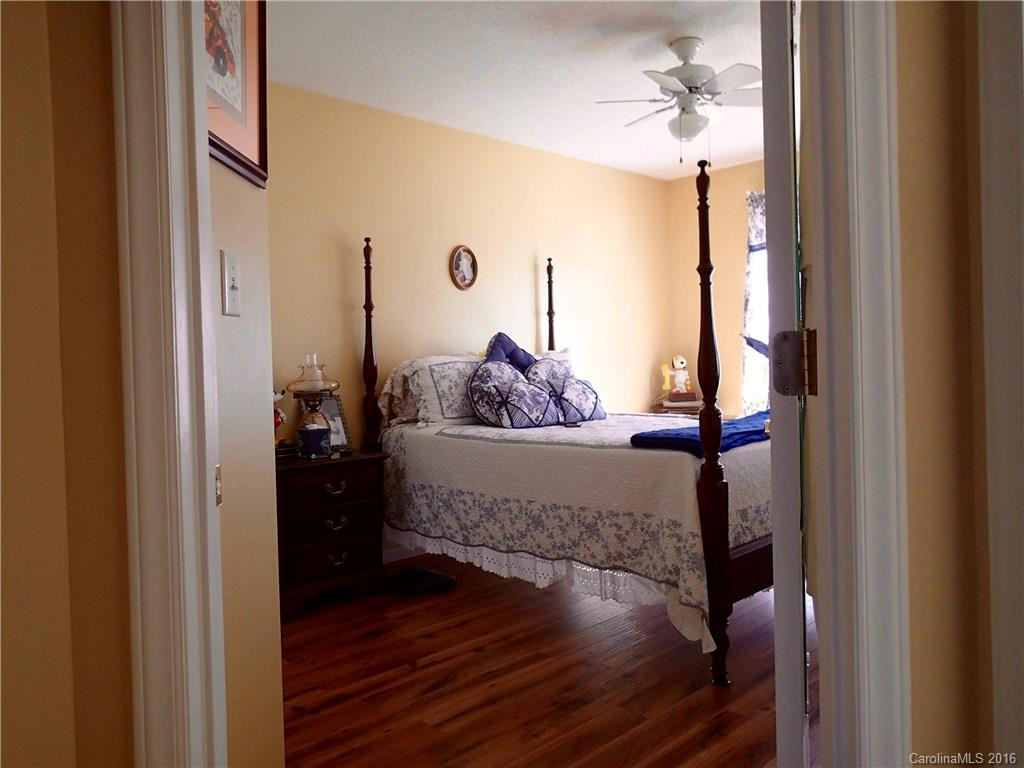 173 Sassafras Hill Drive - Photo 10