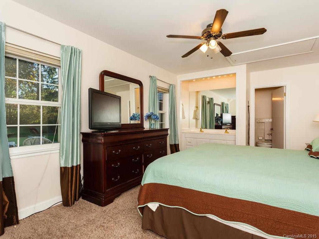 606 Erkwood Drive - Photo 13
