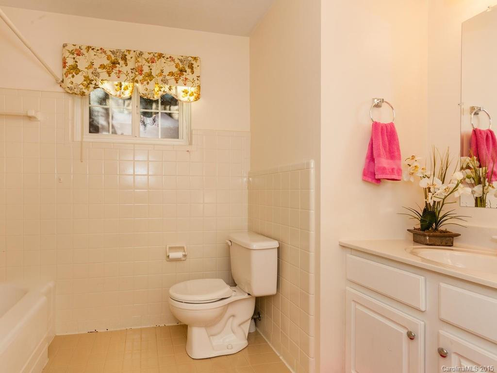 606 Erkwood Drive - Photo 18